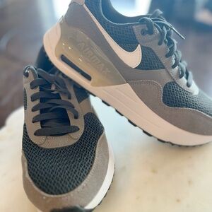 NIKE AIRMAX • M7 / W9